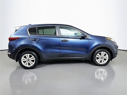 Used 2017 Kia Sportage LX image 8