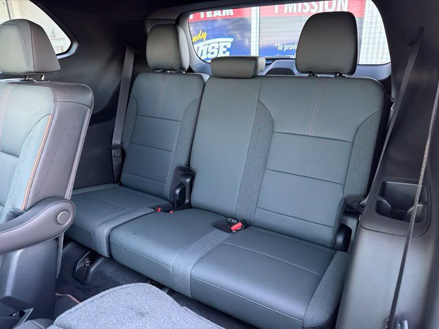 Used 2025 GMC Acadia AT4 w/ Luxury Package AWD/4WD image 27