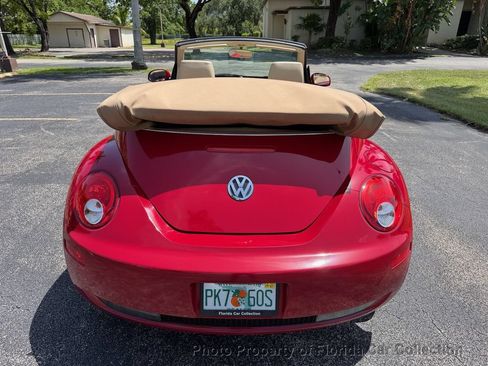 Used 2010 Volkswagen Beetle Convertible FWD image 6