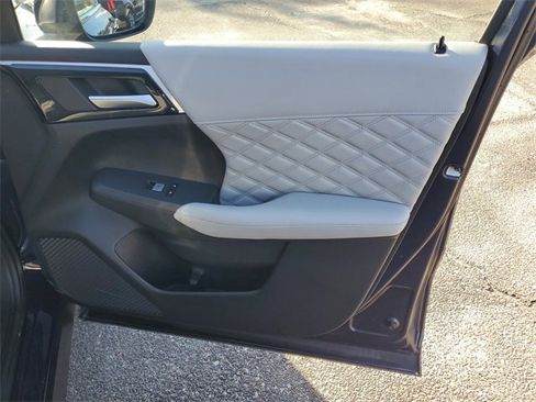 Used 2022 Mitsubishi Outlander SEL image 39