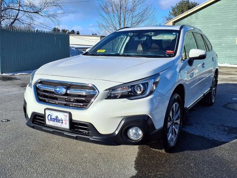 Used 2018 Subaru Outback 2.5i Touring image 1