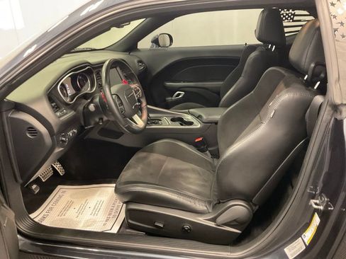 Used 2016 Dodge Challenger R/T Scat Pack w/ Leather Interior Group RWD image 7