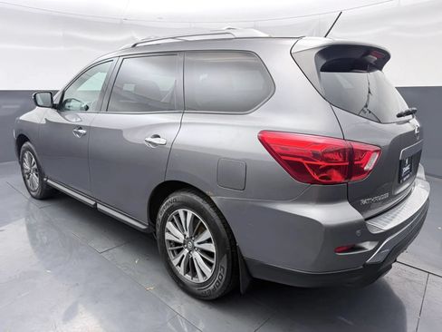 Used 2017 Nissan Pathfinder SV w/ SV Tech Package AWD/4WD image 5