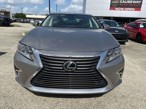 Used 2016 Lexus ES 350 w/ Luxury Package w/Wood Trim FWD image 2