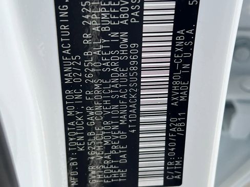 Used 2025 Toyota Camry LE image 30