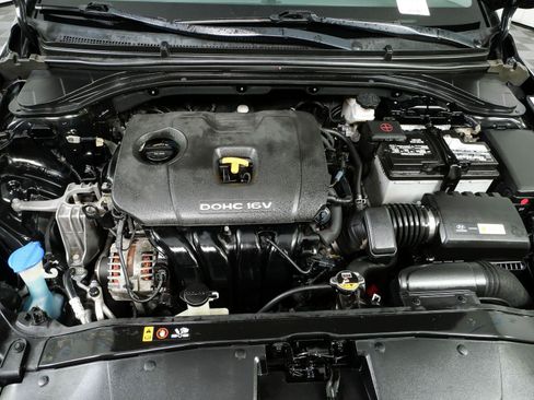Used 2017 Hyundai Elantra SE FWD image 31