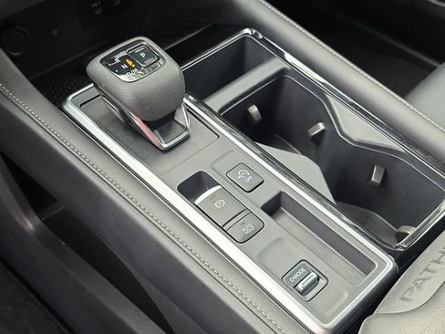 Certified 2026 Nissan Pathfinder SL FWD image 27