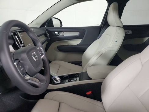 Used 2026 Volvo XC40 B5 Plus w/ Climate Package AWD/4WD image 24