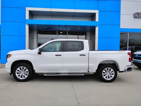 Used 2022 Chevrolet Silverado 1500 Custom image 31