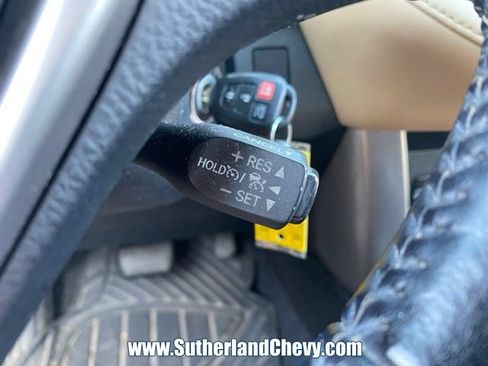 Used 2017 Toyota RAV4 XLE FWD image 22