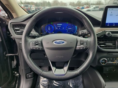 Used 2020 Ford Escape Titanium image 21