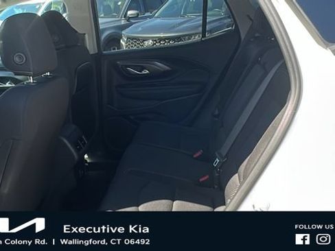 Used 2024 GMC Terrain SLE AWD/4WD image 22