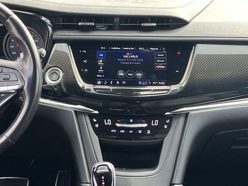 Used 2022 Cadillac XT6 Sport w/ Technology Package image 18