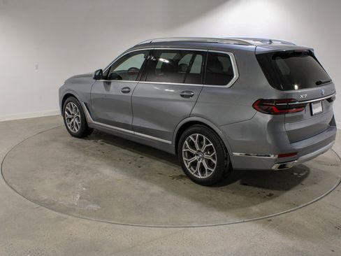 Used 2025 BMW X7 xDrive40i w/ Premium Package image 3