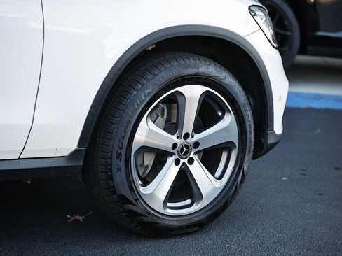 Used 2022 Mercedes-Benz GLC 300 4MATIC image 5