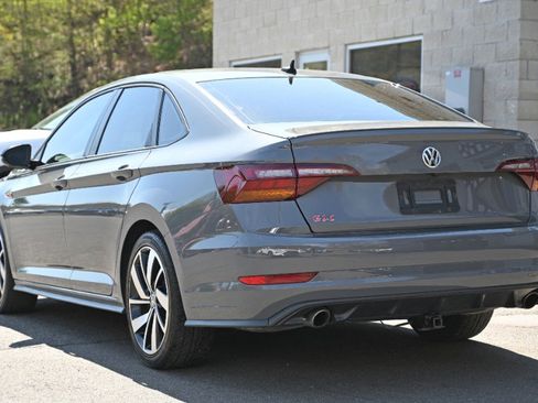 Used 2019 Volkswagen Jetta GLI FWD image 4