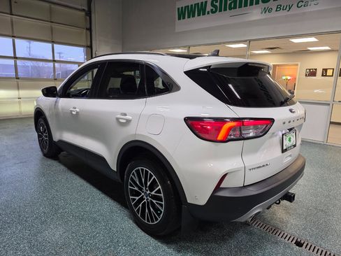 Used 2022 Ford Escape Titanium w/ Titanium Premium Package image 9