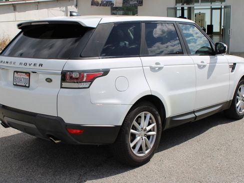 Used 2017 Land Rover Range Rover Sport SE AWD/4WD image 4
