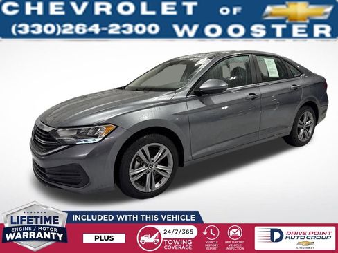 Used 2024 Volkswagen Jetta SE image 1