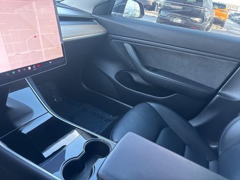 Used 2019 Tesla Model 3 Standard Range Plus image 22