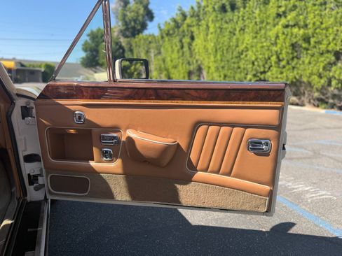 Used 1990 Bentley Continental RWD image 32