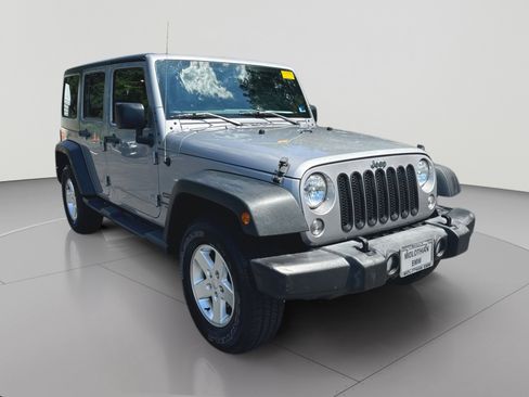 Used 2016 Jeep Wrangler Unlimited Sport AWD/4WD image 3