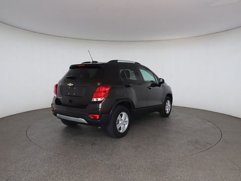 Used 2022 Chevrolet Trax LT w/ Driver Confidence Package AWD/4WD image 18
