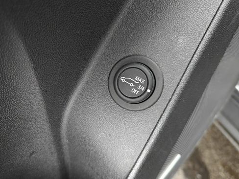 Used 2022 Chevrolet Equinox RS w/ RS Leather Package image 10