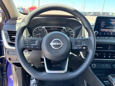 Used 2023 Nissan Rogue S FWD image 18