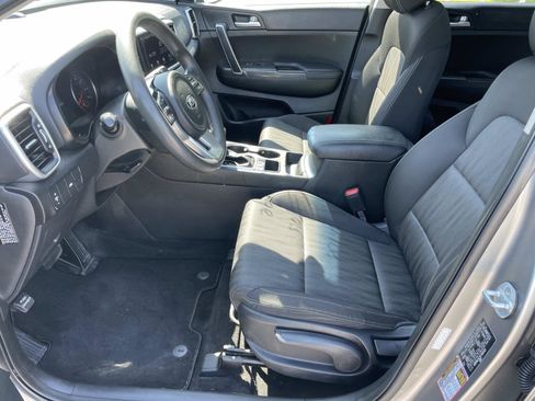 Used 2020 Kia Sportage LX AWD/4WD image 16