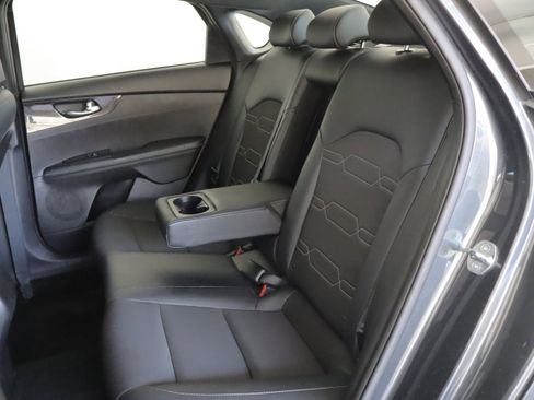 Used 2023 Kia Forte GT-Line FWD image 7