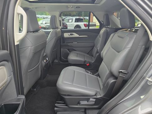 Used 2026 Ford Explorer Active w/ Active Comfort Package AWD/4WD image 12