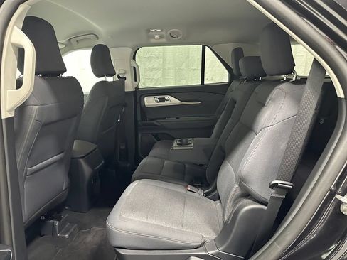 Used 2025 Ford Explorer Active AWD/4WD image 42