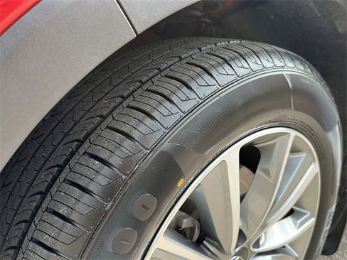 Used 2019 Hyundai Santa Fe SEL image 5