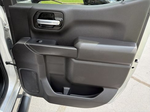 Used 2021 Chevrolet Silverado 1500 LT AWD/4WD image 15