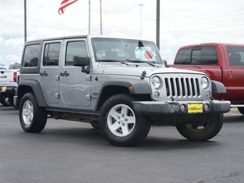 Used 2018 Jeep Wrangler Unlimited Sport S AWD/4WD image 2