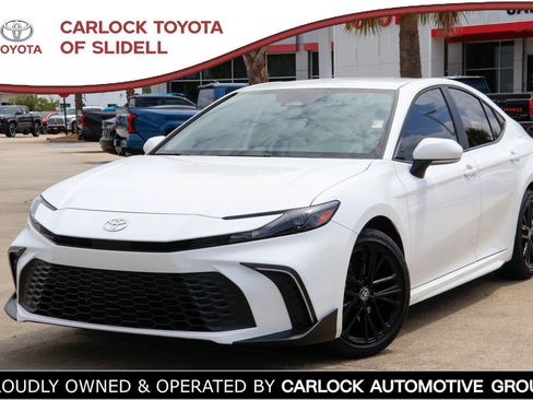Used 2026 Toyota Camry SE w/ Convenience Package FWD image 1
