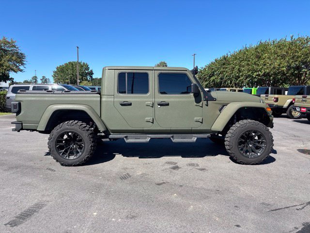 Used 2021 Jeep Gladiator Mojave w/ Trailer Tow Package AWD/4WD image 11