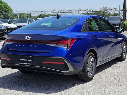 Used 2024 Hyundai Elantra SEL FWD image 6