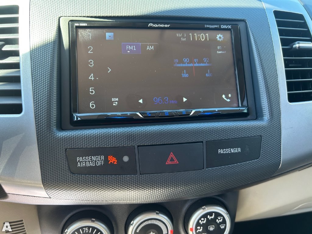 Used 2009 Mitsubishi Outlander XLS FWD image 22