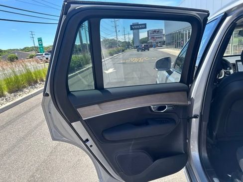 Certified 2025 Volvo XC90 B6 Plus AWD/4WD image 16