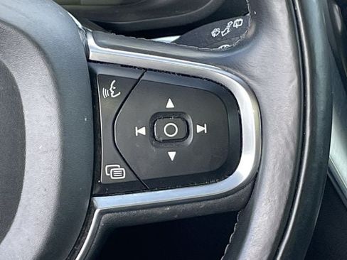 Used 2019 Volvo XC60 T5 Momentum w/ Protection Package Premier FWD image 14