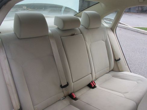 Used 2017 Volkswagen Passat 1.8T S image 59