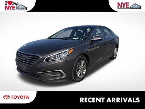 Used 2017 Hyundai Sonata SE FWD image 1