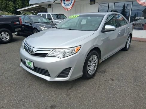 Used 2013 Toyota Camry LE FWD image 3