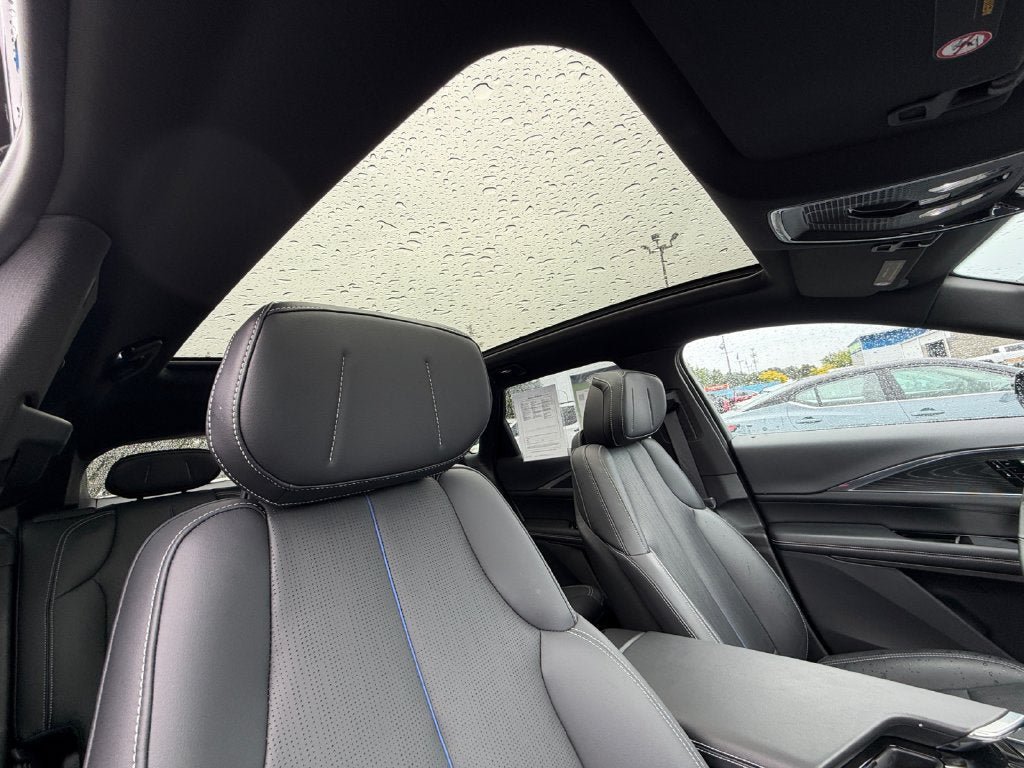 Used 2024 Cadillac Lyriq Sport AWD/4WD image 28