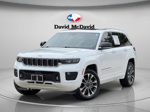 Used 2023 Jeep Grand Cherokee Overland w/ Luxury Tech Group IV AWD/4WD image 2