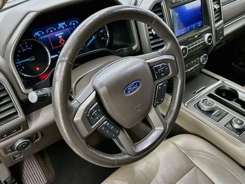 Used 2020 Ford Expedition XLT w/ Equipment Group 202A AWD/4WD image 18