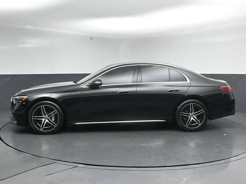 Used 2025 Mercedes-Benz E 350 4MATIC Sedan image 8