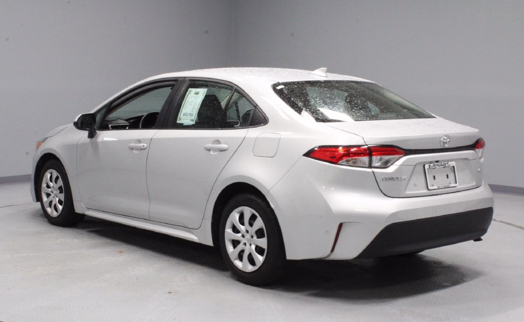 Used 2024 Toyota Corolla LE FWD image 9
